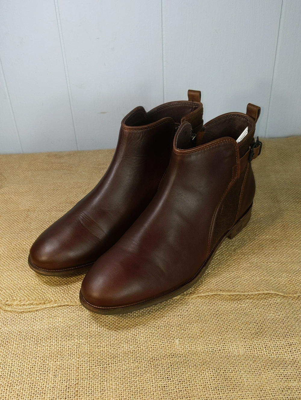 UGG Australia Women’s Demi Brown Leather Full Zip Ankle Boots Sz 9